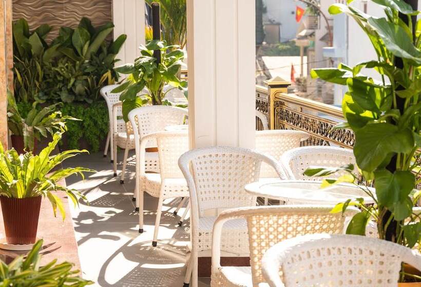 La Fleur Premium Central Apartment