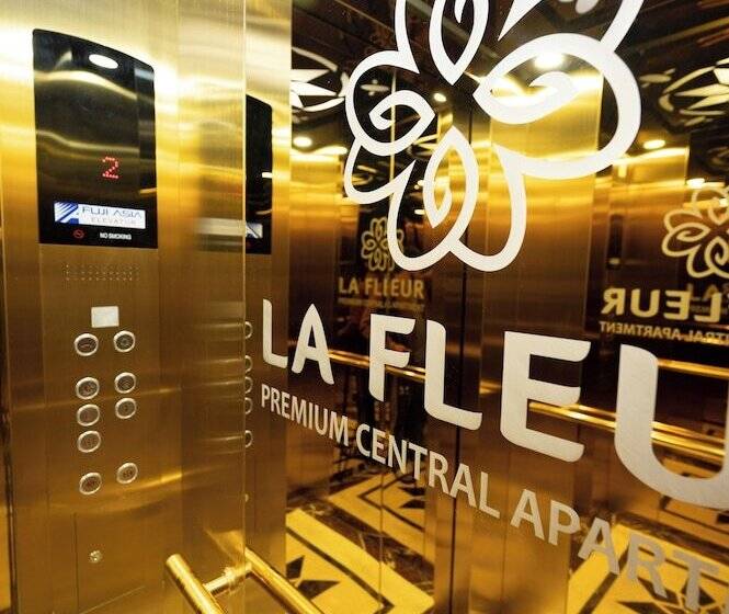 La Fleur Premium Central Apartment