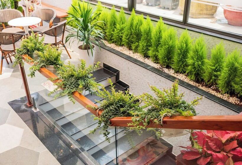 La Fleur Premium Central Apartment