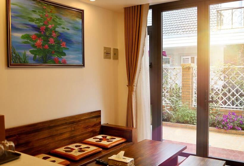 La Fleur Premium Central Apartment