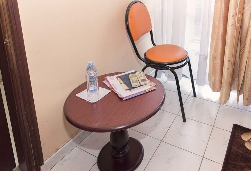 هتل Rwenzori International