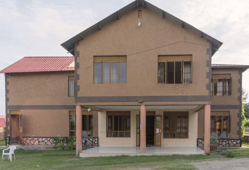 هتل Rwenzori International