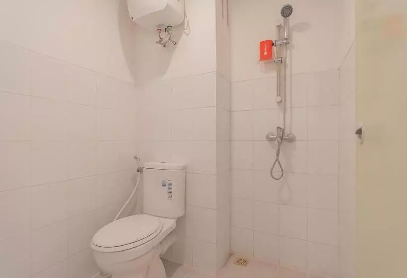 ペンション Reddoorz Apartment @ Emerald Towers Bandung