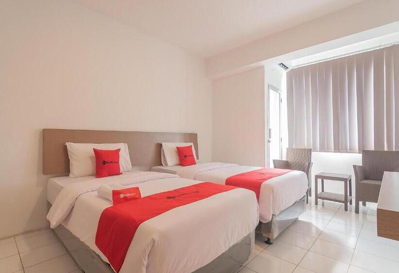 Pansiyon Reddoorz Apartment @ Emerald Towers Bandung