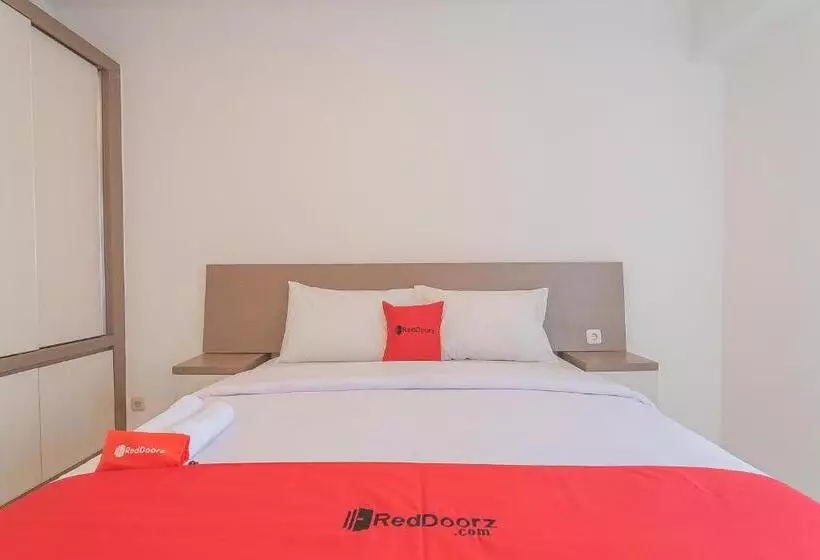 ペンション Reddoorz Apartment @ Emerald Towers Bandung