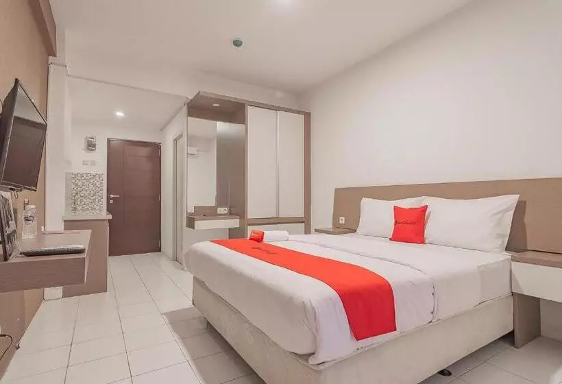 ペンション Reddoorz Apartment @ Emerald Towers Bandung