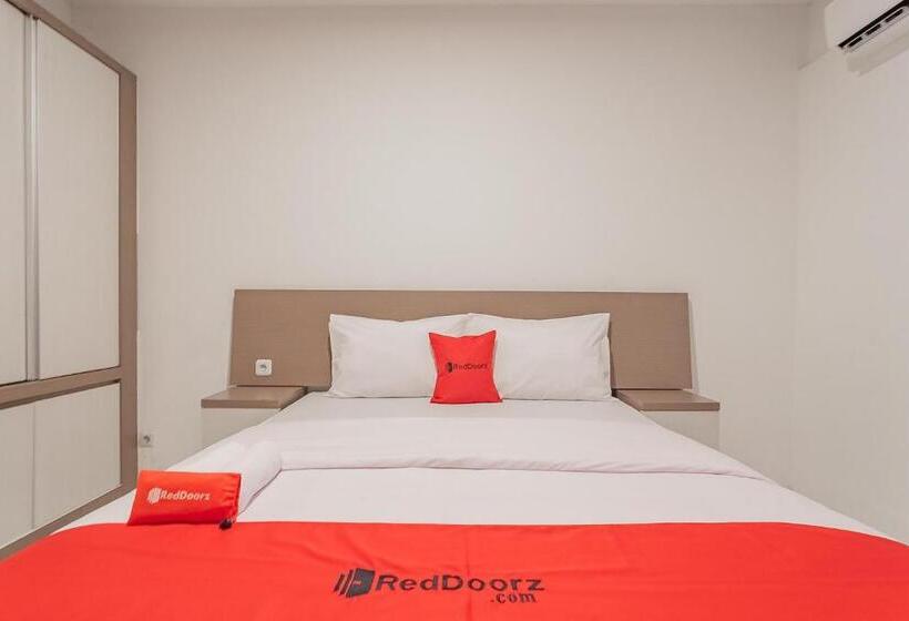 Pansiyon Reddoorz Apartment @ Emerald Towers Bandung