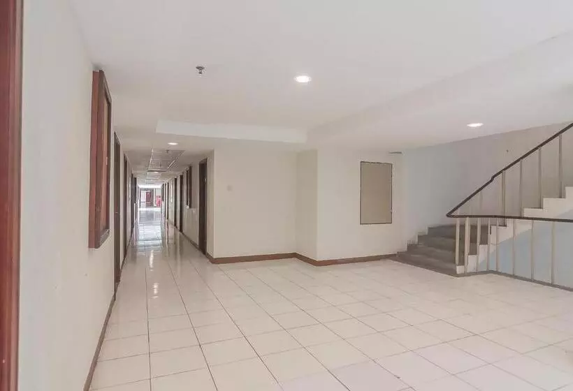 ペンション Reddoorz Apartment @ Emerald Towers Bandung