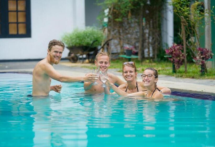 ユースホステル Ella Forest Paradise