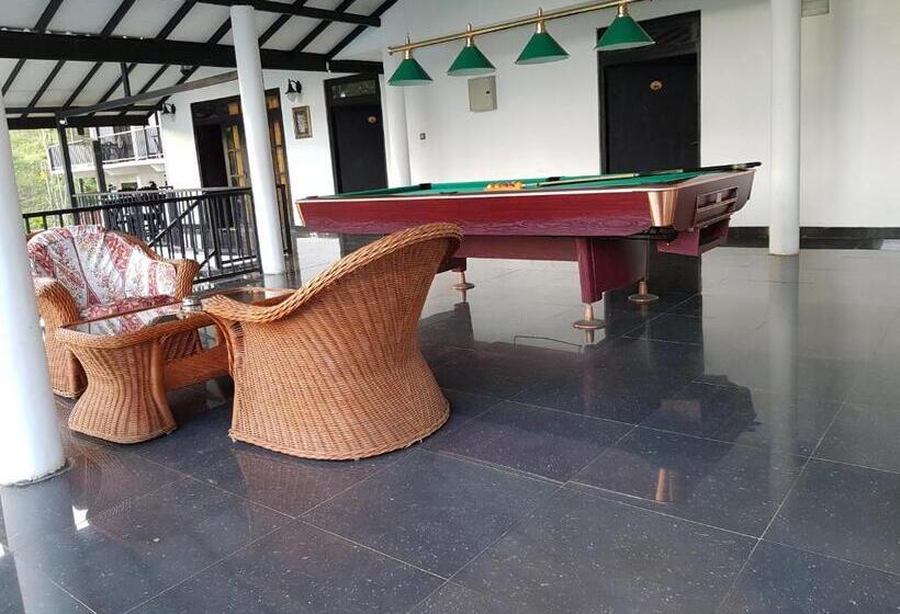 ユースホステル Ella Forest Paradise