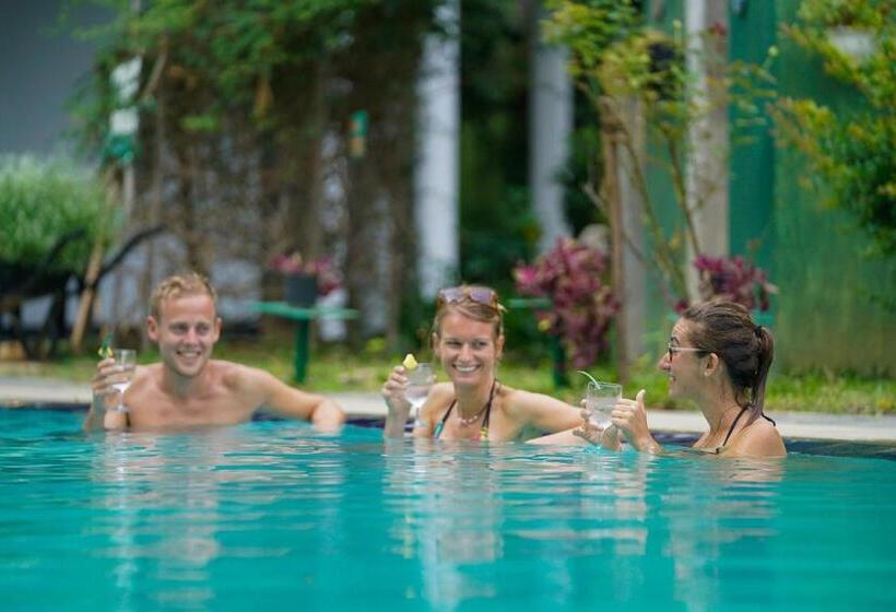 ユースホステル Ella Forest Paradise