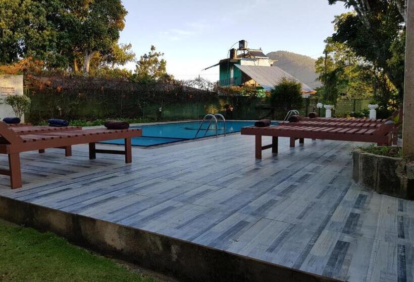 ユースホステル Ella Forest Paradise