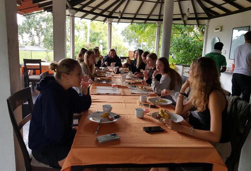 ユースホステル Ella Forest Paradise