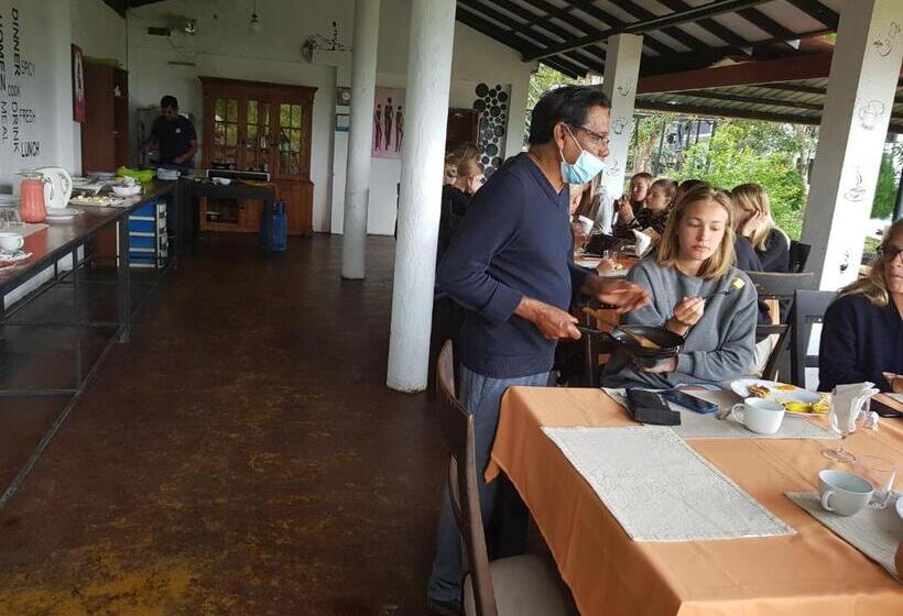 ユースホステル Ella Forest Paradise