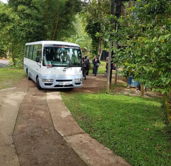 ユースホステル Ella Forest Paradise