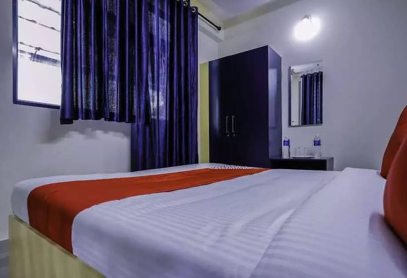 Hotelli Oyo 15825 Blue Berry Apartments