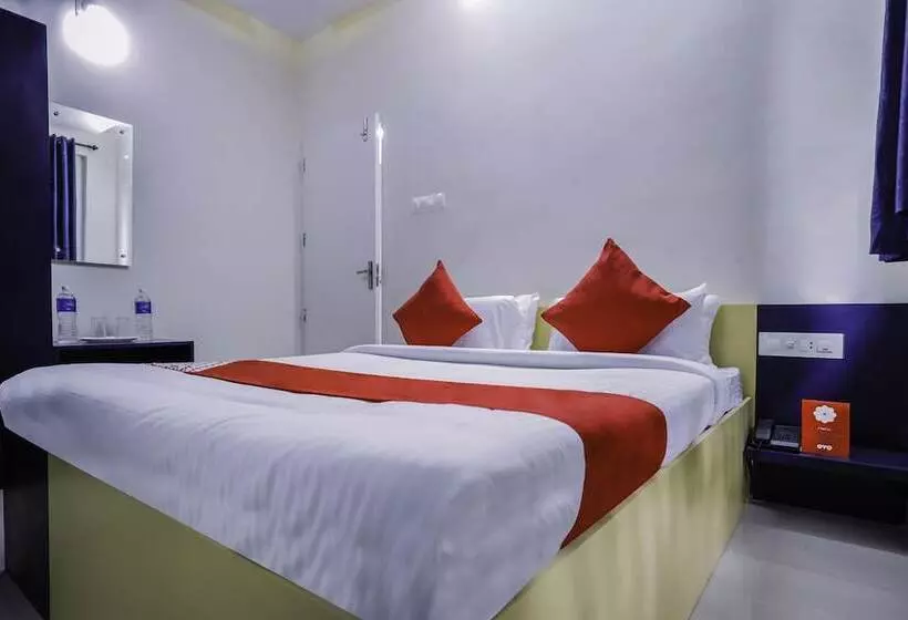 Hotelli Oyo 15825 Blue Berry Apartments