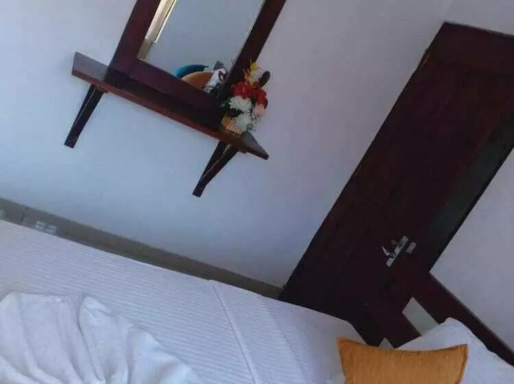پانسیون Diyon Airport Villa