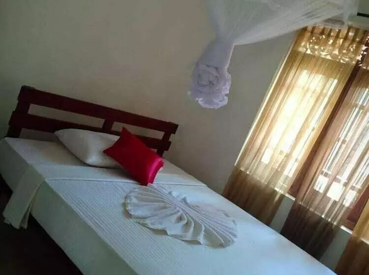 پانسیون Diyon Airport Villa