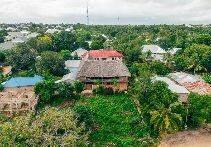 Majatalo La Fontana Restaurant & Bungalows