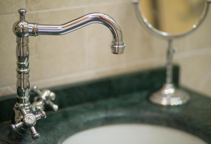 پانسیون Old Tower Ponte Vecchio Suite