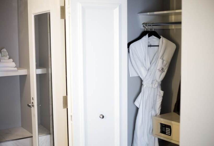 Ambassador Hotel Tulsa, Autograph Collection