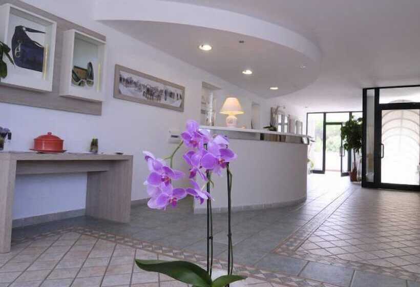 ホテル Ambrosio La Corte