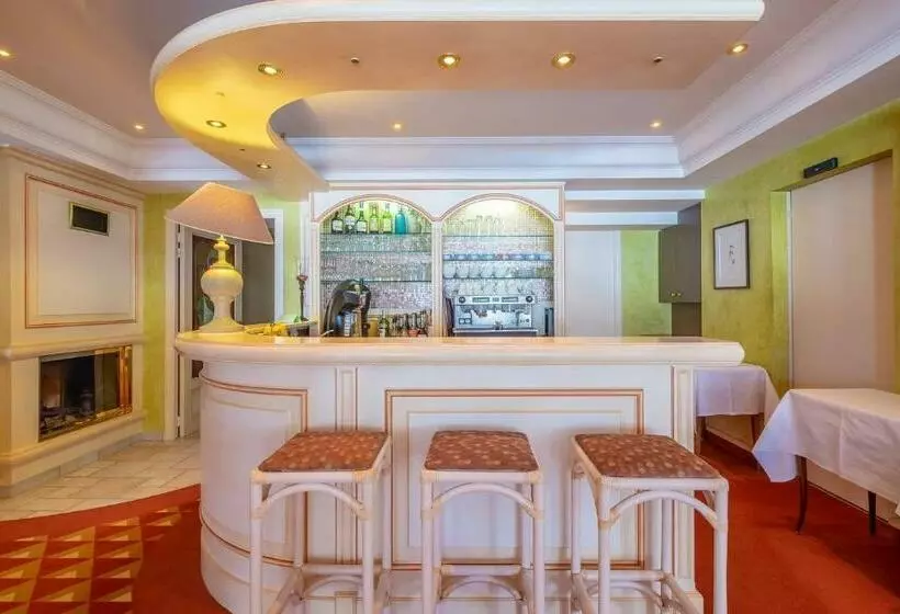 Отель Au Gay Séjour