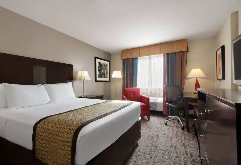 فندق Baymont By Wyndham Belleville Airport Area Free Airport Shuttle