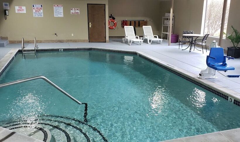 בית מלון כפרי Baymont By Wyndham Belleville Airport Area Free Airport Shuttle