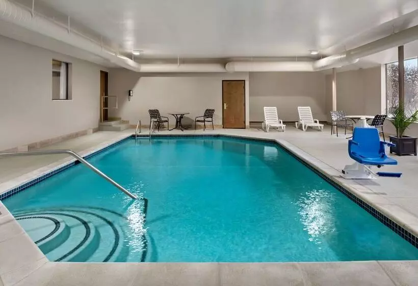 فندق Baymont By Wyndham Belleville Airport Area Free Airport Shuttle