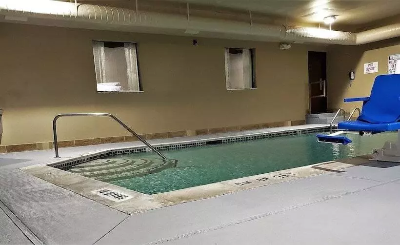 فندق Baymont By Wyndham Belleville Airport Area Free Airport Shuttle