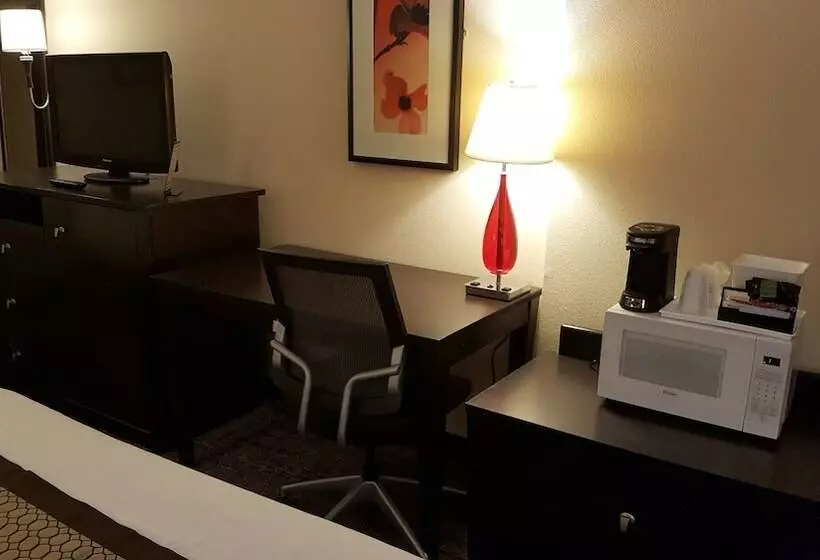 فندق Baymont By Wyndham Belleville Airport Area Free Airport Shuttle