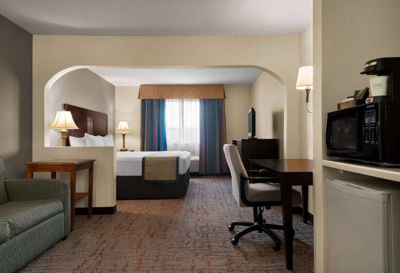 בית מלון כפרי Baymont By Wyndham Belleville Airport Area Free Airport Shuttle