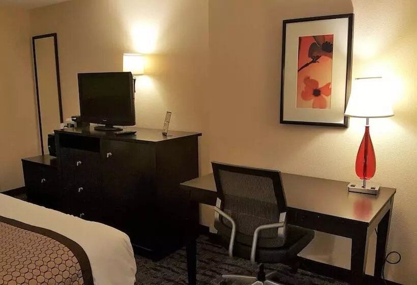 فندق Baymont By Wyndham Belleville Airport Area Free Airport Shuttle