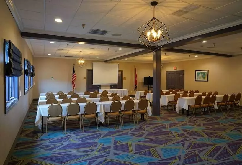 فندق Best Western Plus Morristown Conference Center