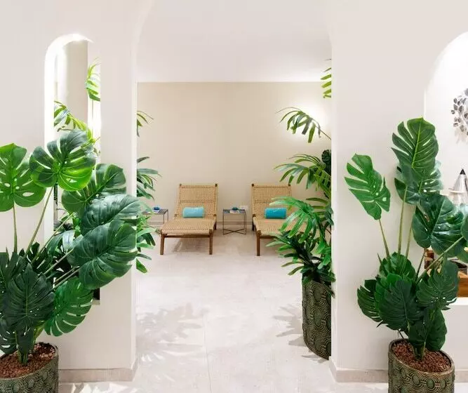 ホテル Hôtel Golf & Spa Château De La Bégude The Originals Collection