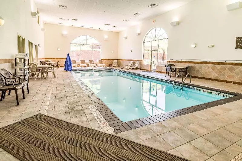 فندق Comfort Inn & Suites