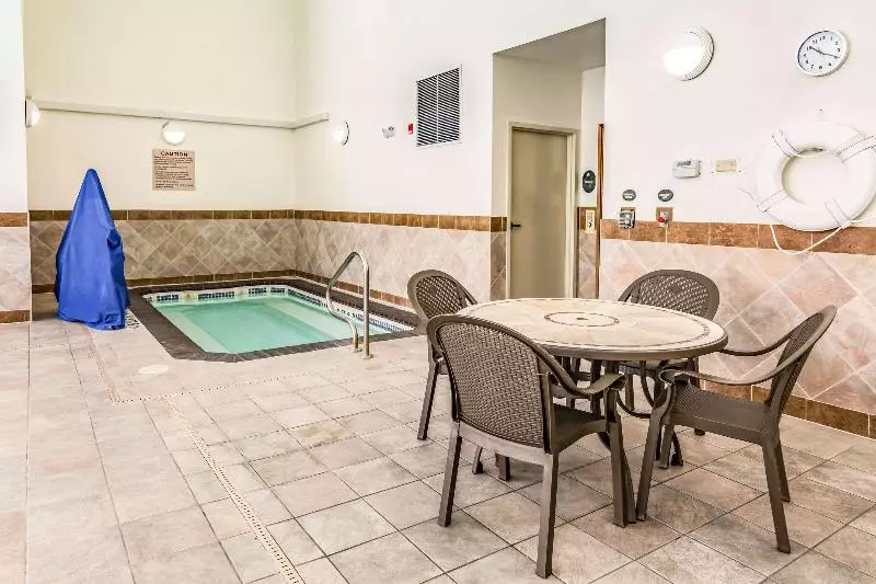 فندق Comfort Inn & Suites