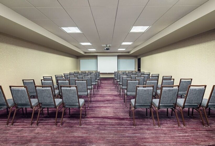 هتل Courtyard By Marriott Dayton North