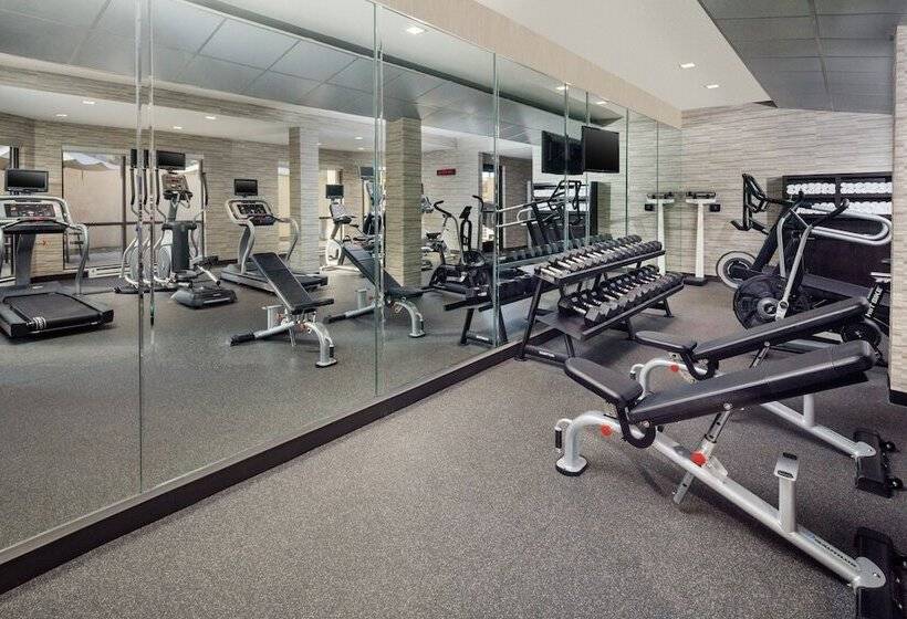 هتل Courtyard By Marriott Dayton North