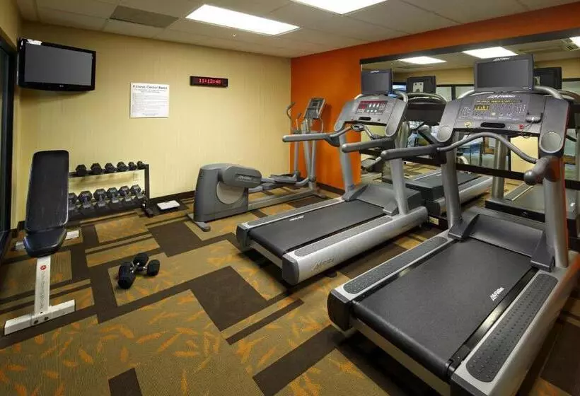 호텔 Courtyard Newark Granville