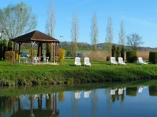 Отель La Mezelle