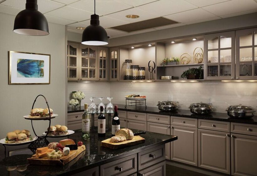 هتل Homewood Suites By Hilton Lubbock