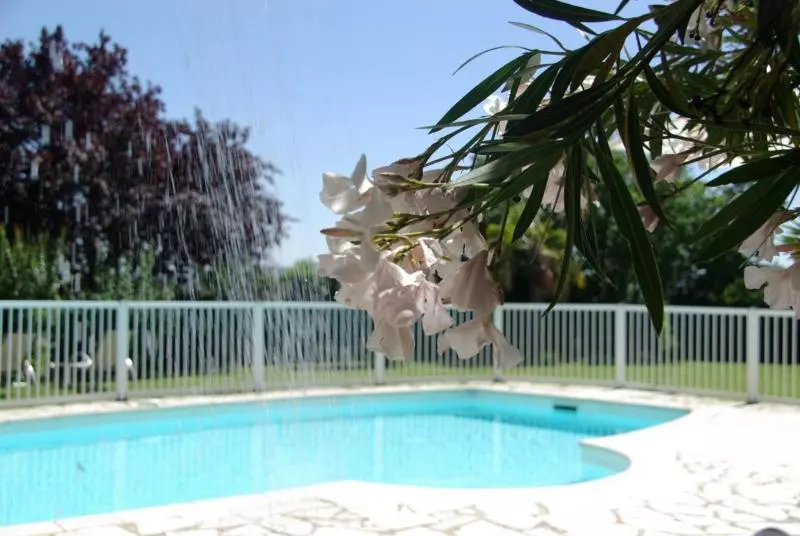 בית מלון כפרי Hôtel La Bastide Des Monges