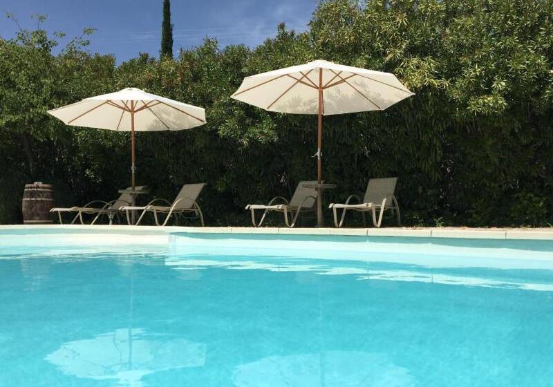 Hotel Hôtel La Bastide Des Monges