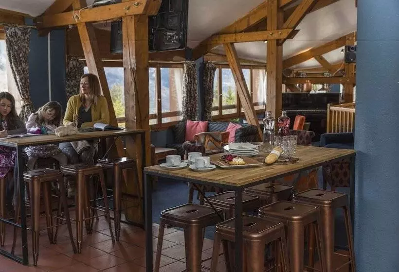 Hotelli Hôtel Le Montana