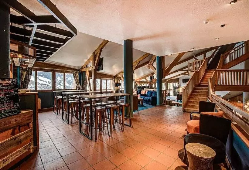 Hotelli Hôtel Le Montana