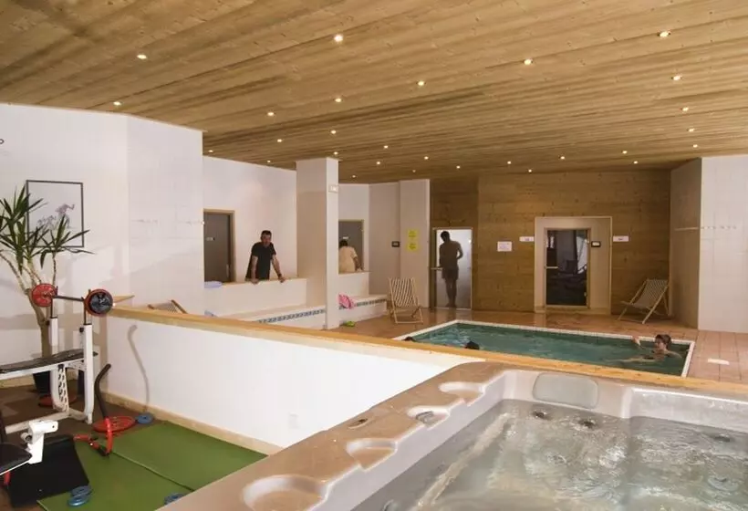 Hotelli Hôtel Le Montana
