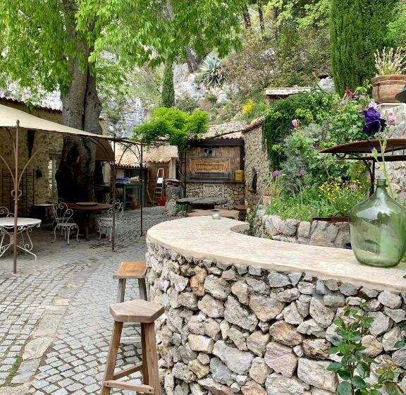 هتل La Bouscatière